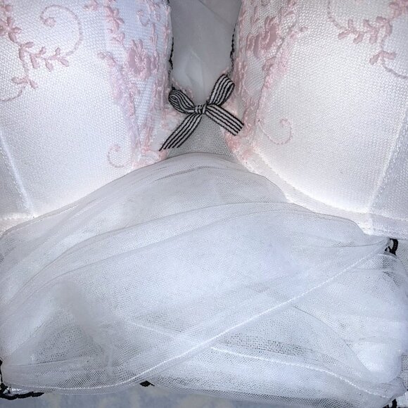 Victoria's Secret Bra Bridal Demi Longline Dream Angels White Tulle Pink 34C NWT - Picture 5 of 13